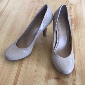 Kelly & Katie nude heels